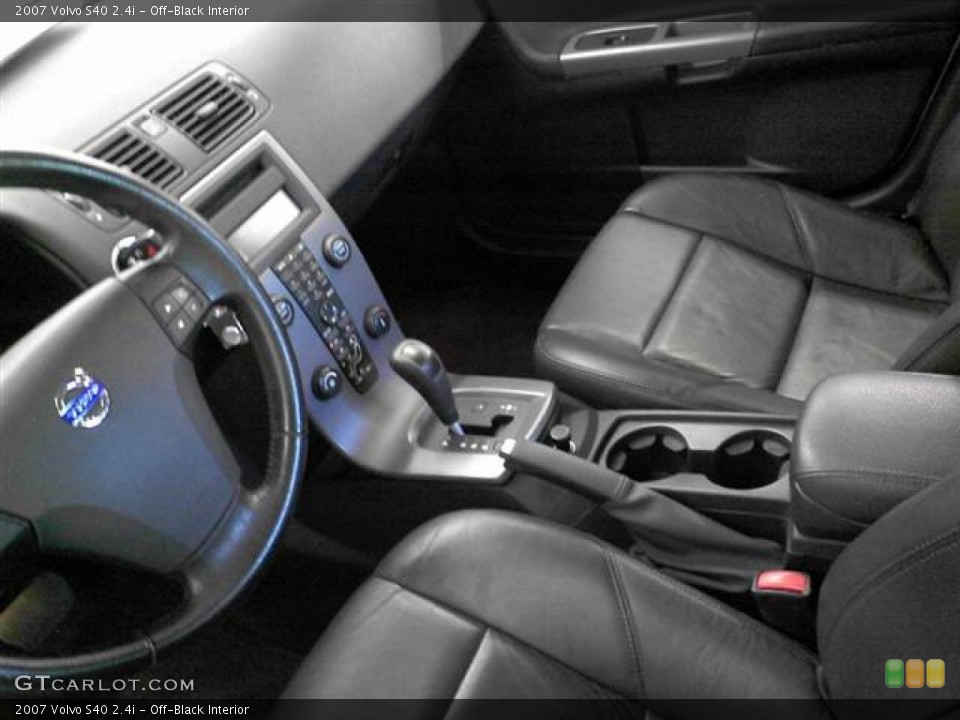 Off-Black Interior Photo for the 2007 Volvo S40 2.4i #51032374
