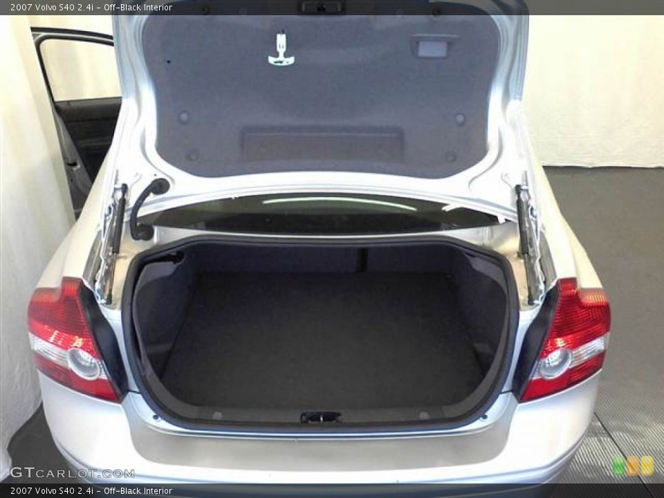 Off-Black Interior Trunk for the 2007 Volvo S40 2.4i #51032398