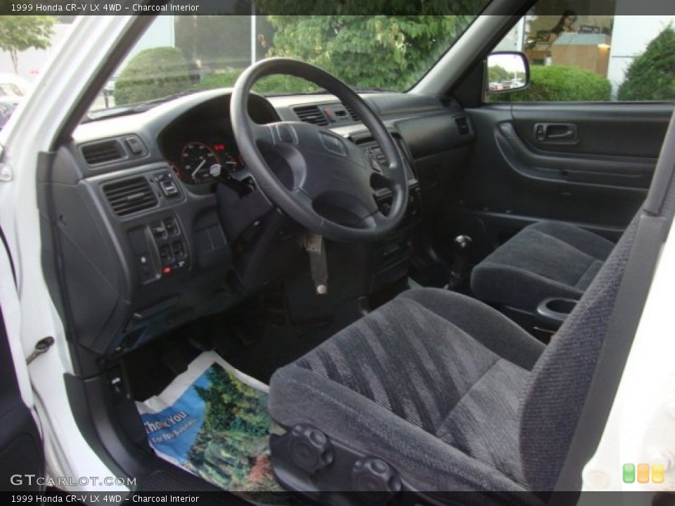 Charcoal Interior Photo for the 1999 Honda CR-V LX 4WD #51033679