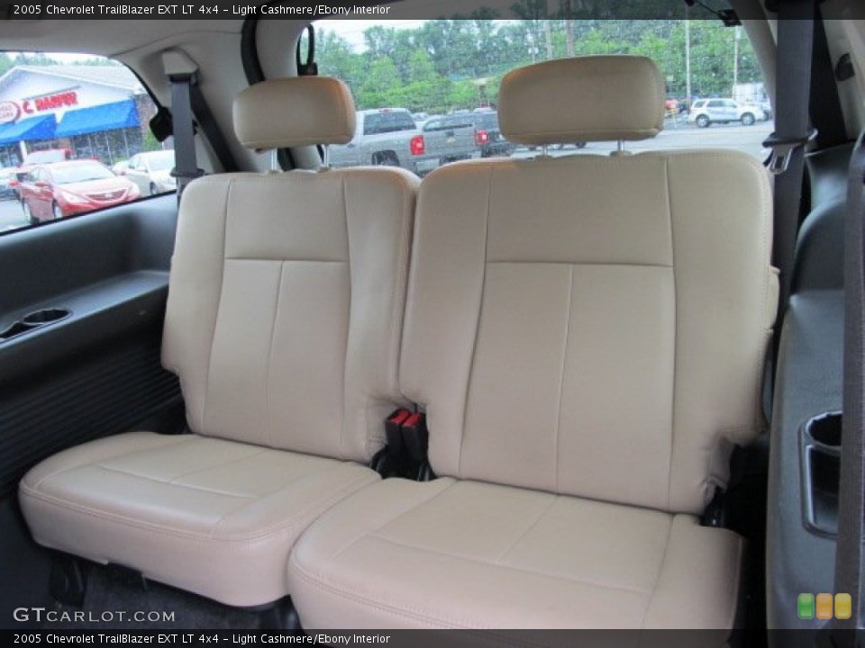 Light Cashmere/Ebony Interior Photo for the 2005 Chevrolet TrailBlazer EXT LT 4x4 #51039919