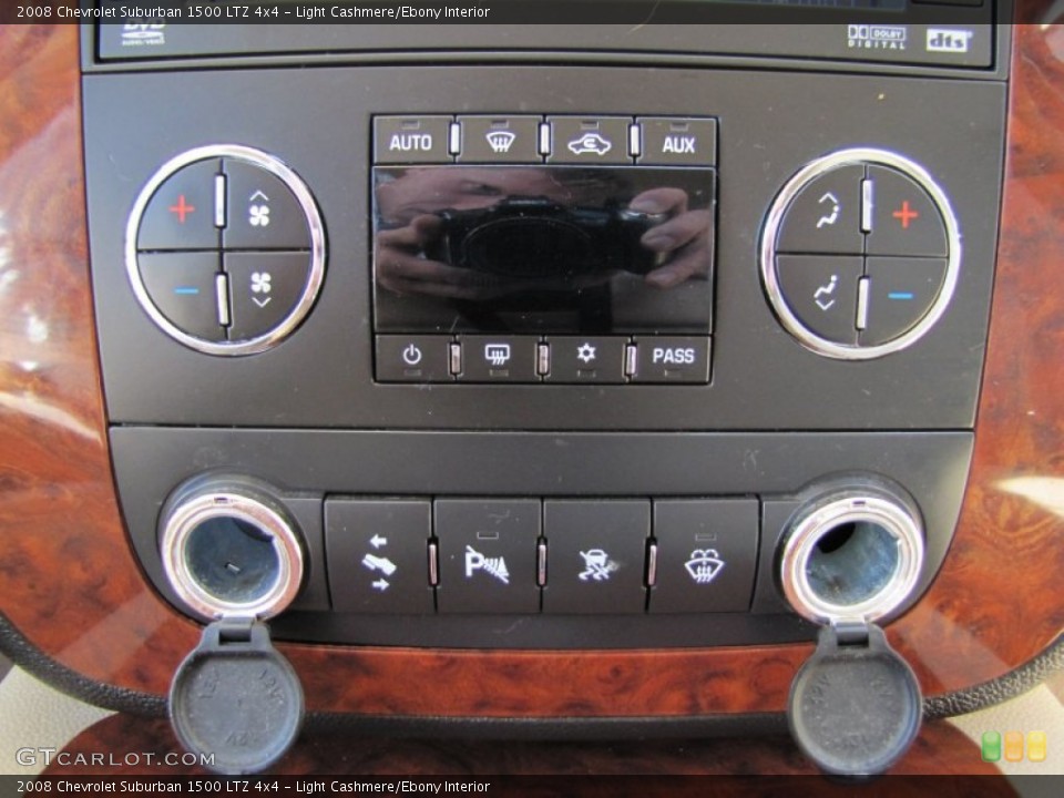 Light Cashmere/Ebony Interior Controls for the 2008 Chevrolet Suburban 1500 LTZ 4x4 #51043048
