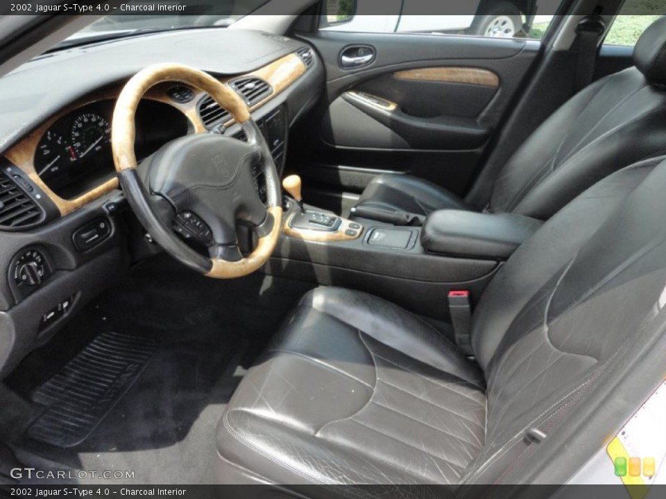 Charcoal Interior Photo for the 2002 Jaguar S-Type 4.0 #51045253