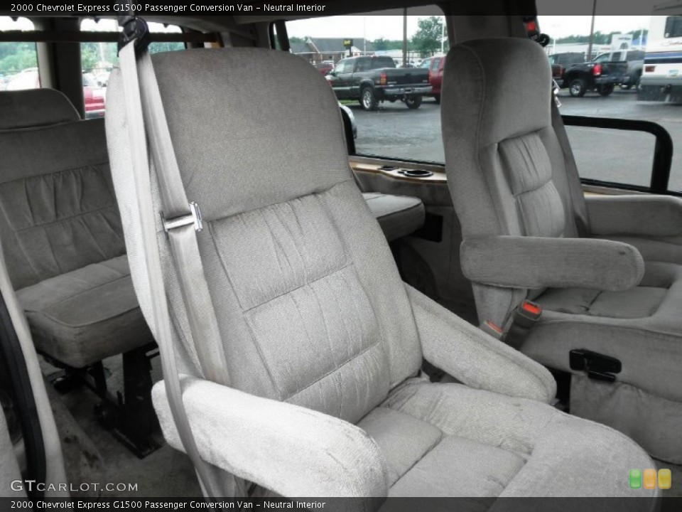 Neutral Interior Photo for the 2000 Chevrolet Express G1500 Passenger Conversion Van #51050740