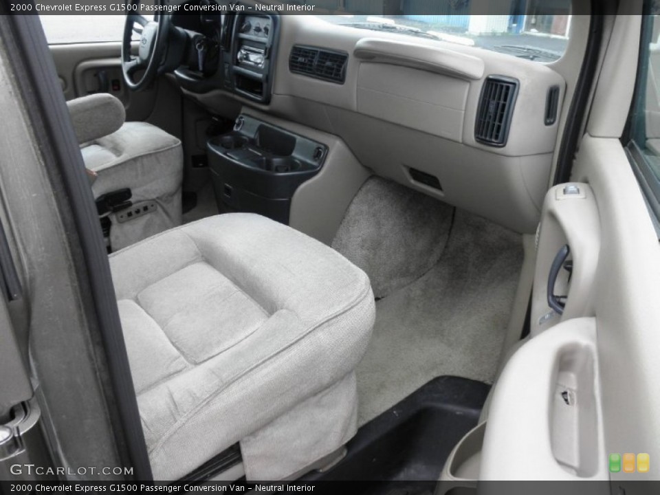 Neutral Interior Dashboard for the 2000 Chevrolet Express G1500 Passenger Conversion Van #51050758