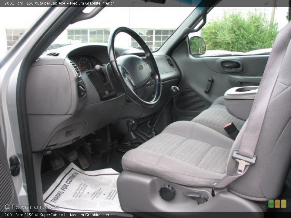 Medium Graphite Interior Photo for the 2001 Ford F150 XL SuperCab 4x4 #51051430
