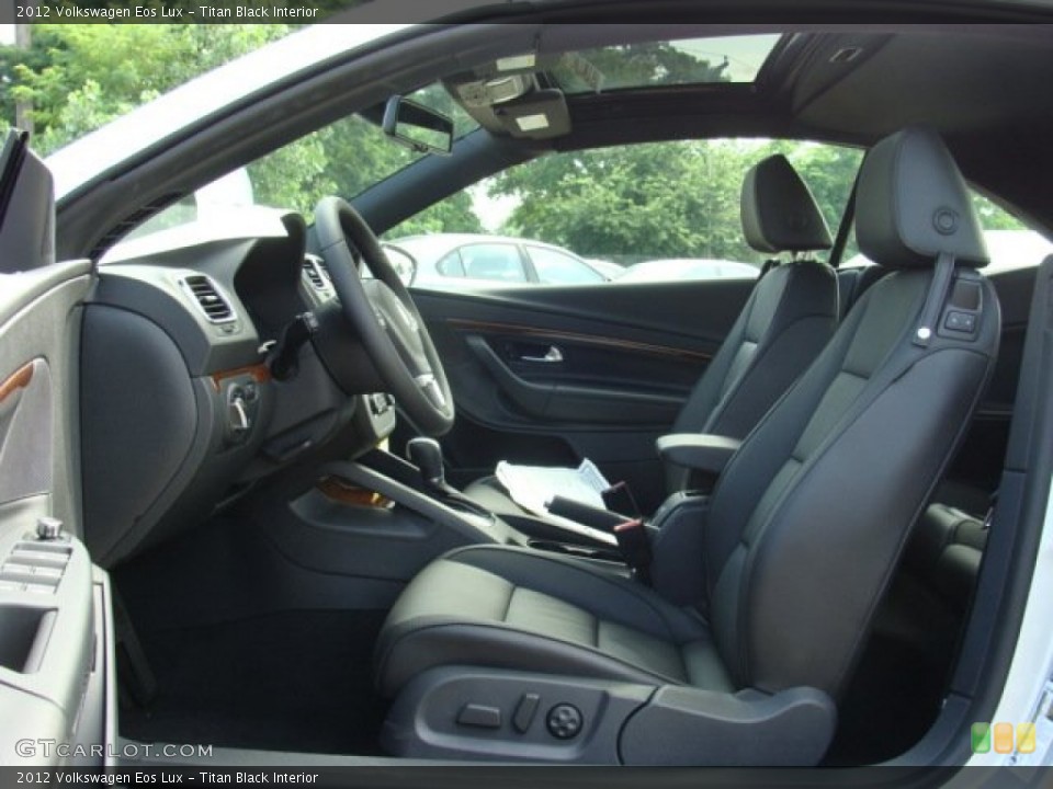 Titan Black Interior Photo for the 2012 Volkswagen Eos Lux #51051964