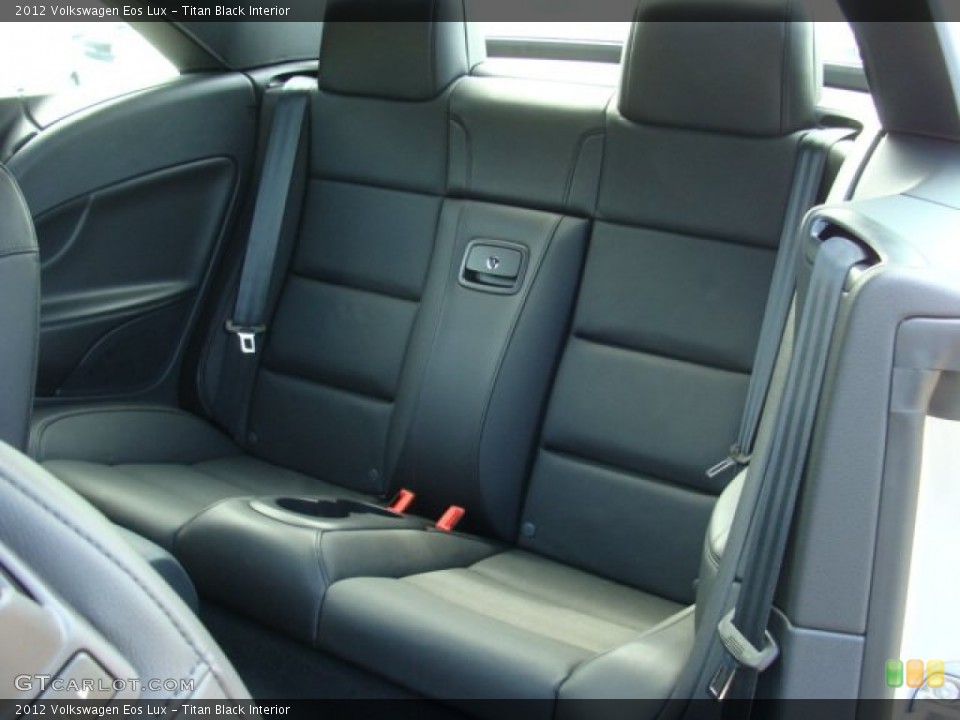 Titan Black Interior Photo for the 2012 Volkswagen Eos Lux #51051973