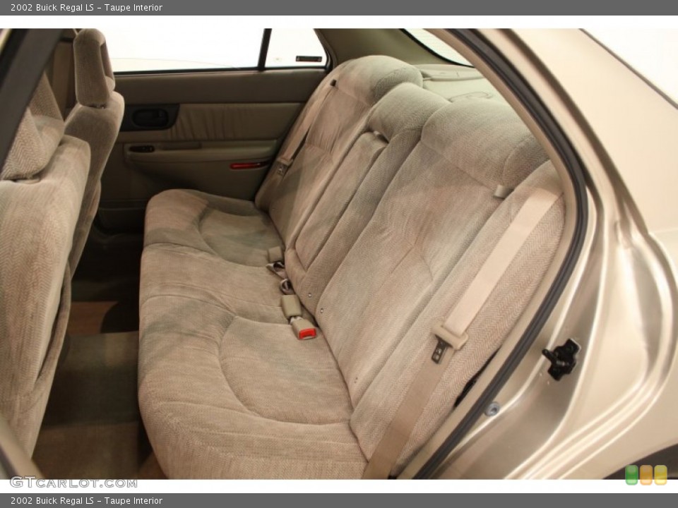 Taupe Interior Photo for the 2002 Buick Regal LS #51054604