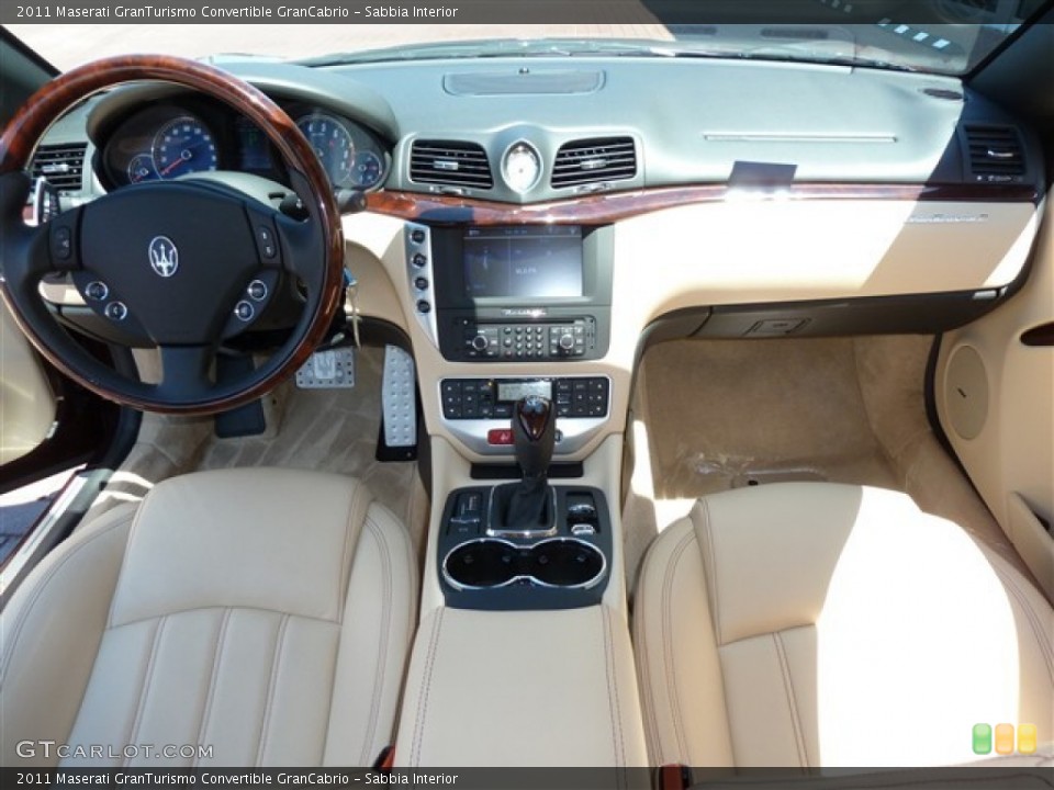 Sabbia Interior Dashboard for the 2011 Maserati GranTurismo Convertible GranCabrio #51080972
