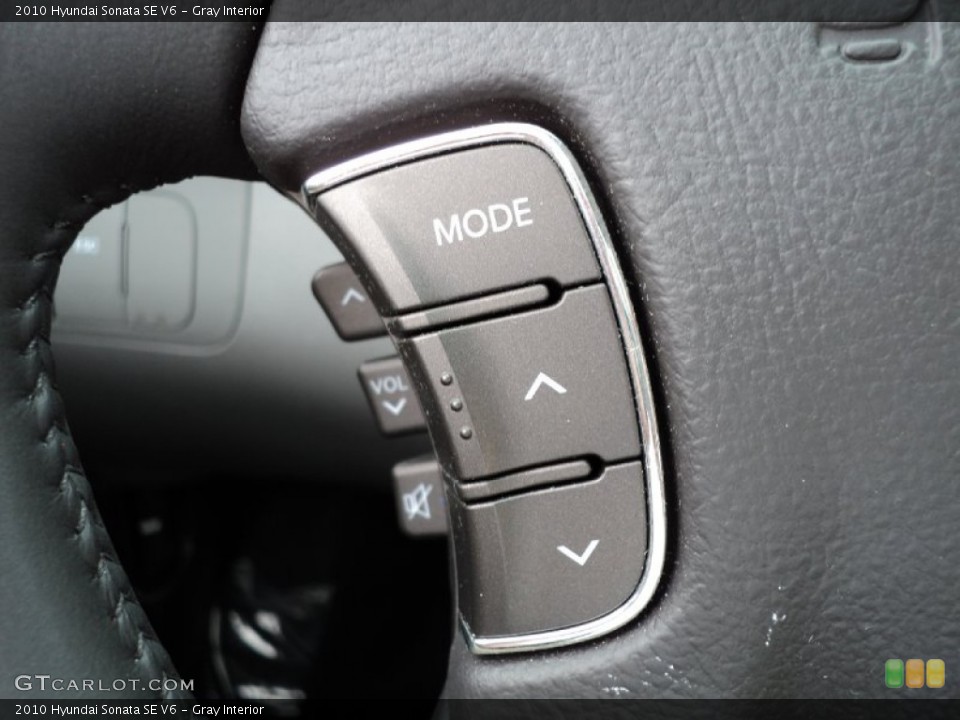 Gray Interior Controls for the 2010 Hyundai Sonata SE V6 #51098495