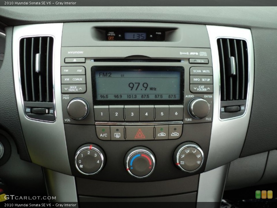 Gray Interior Controls for the 2010 Hyundai Sonata SE V6 #51098537
