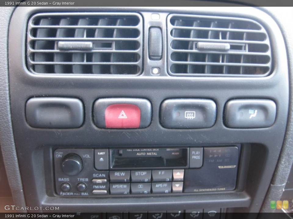 Gray Interior Controls for the 1991 Infiniti G 20 Sedan #51107060