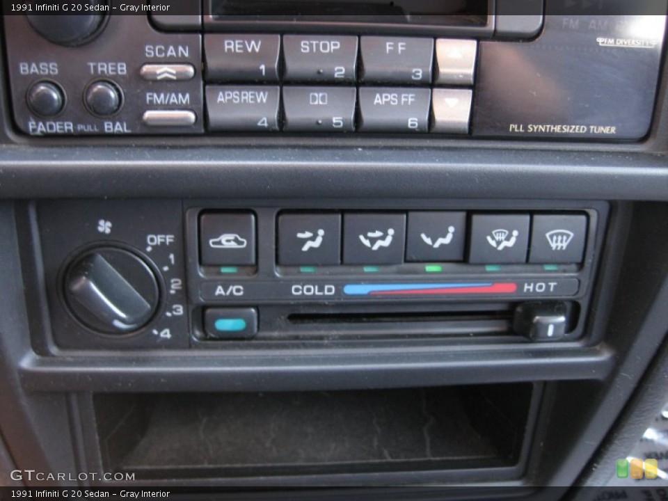Gray Interior Controls for the 1991 Infiniti G 20 Sedan #51107078