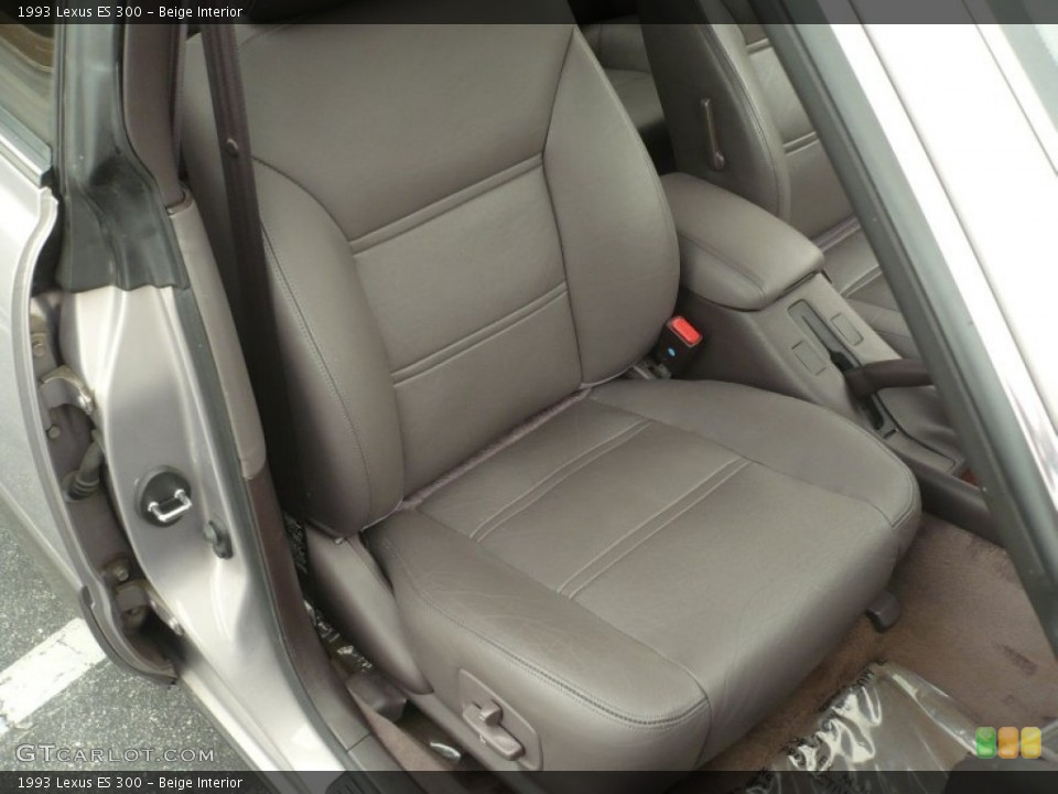 Beige Interior Photo for the 1993 Lexus ES 300 #51108488