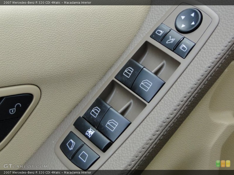 Macadamia Interior Controls for the 2007 Mercedes-Benz R 320 CDI 4Matic #51116519