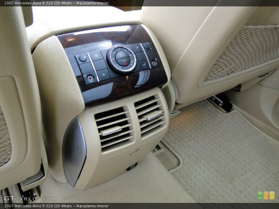 Macadamia Interior Controls for the 2007 Mercedes-Benz R 320 CDI 4Matic #51116738