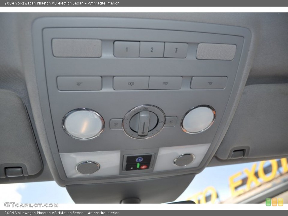 Anthracite Interior Controls for the 2004 Volkswagen Phaeton V8 4Motion Sedan #51158978