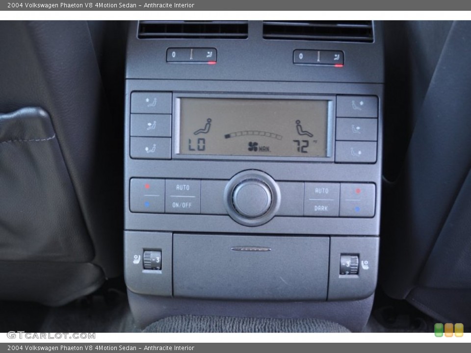 Anthracite Interior Controls for the 2004 Volkswagen Phaeton V8 4Motion Sedan #51159128