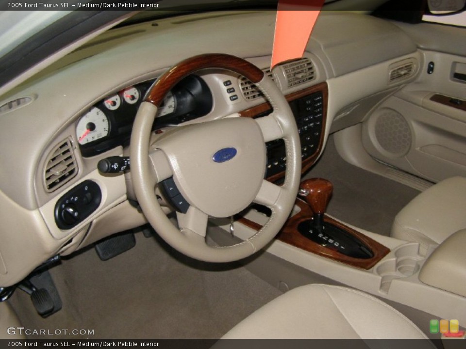 Medium/Dark Pebble Interior Photo for the 2005 Ford Taurus SEL #51160998