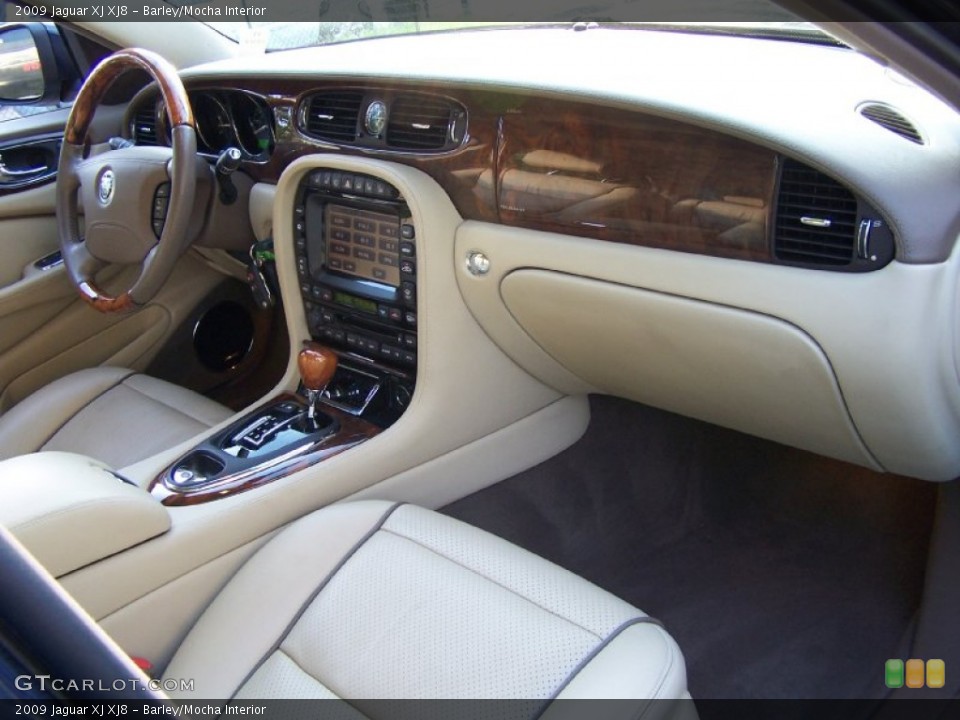 Barley/Mocha Interior Photo for the 2009 Jaguar XJ XJ8 #51164466