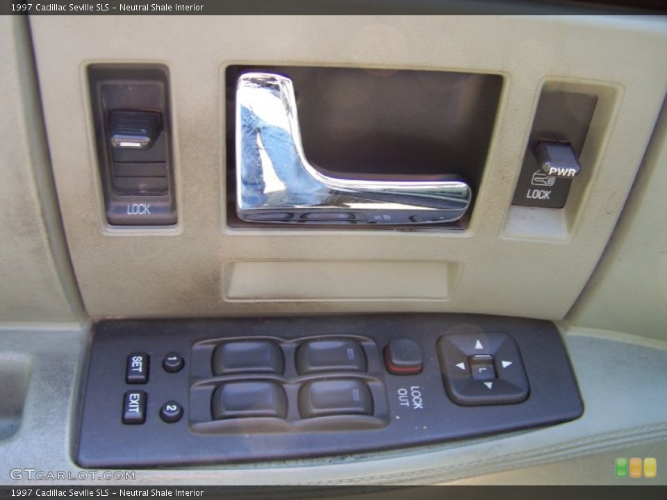 Neutral Shale Interior Controls for the 1997 Cadillac Seville SLS #51166476