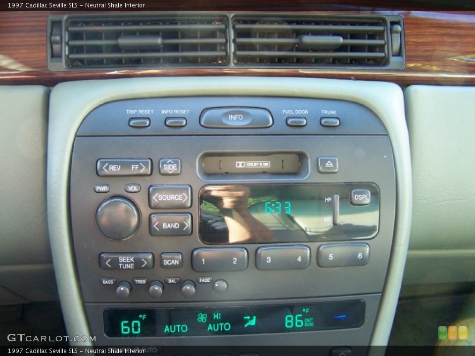 Neutral Shale Interior Controls for the 1997 Cadillac Seville SLS #51166521