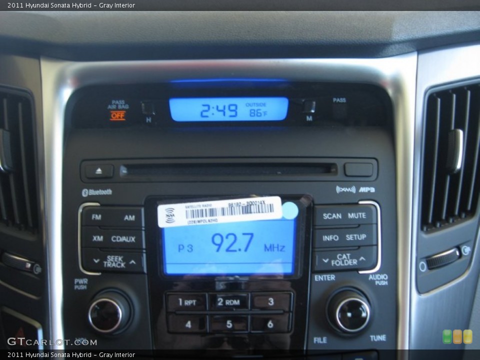 Gray Interior Controls for the 2011 Hyundai Sonata Hybrid #51173706