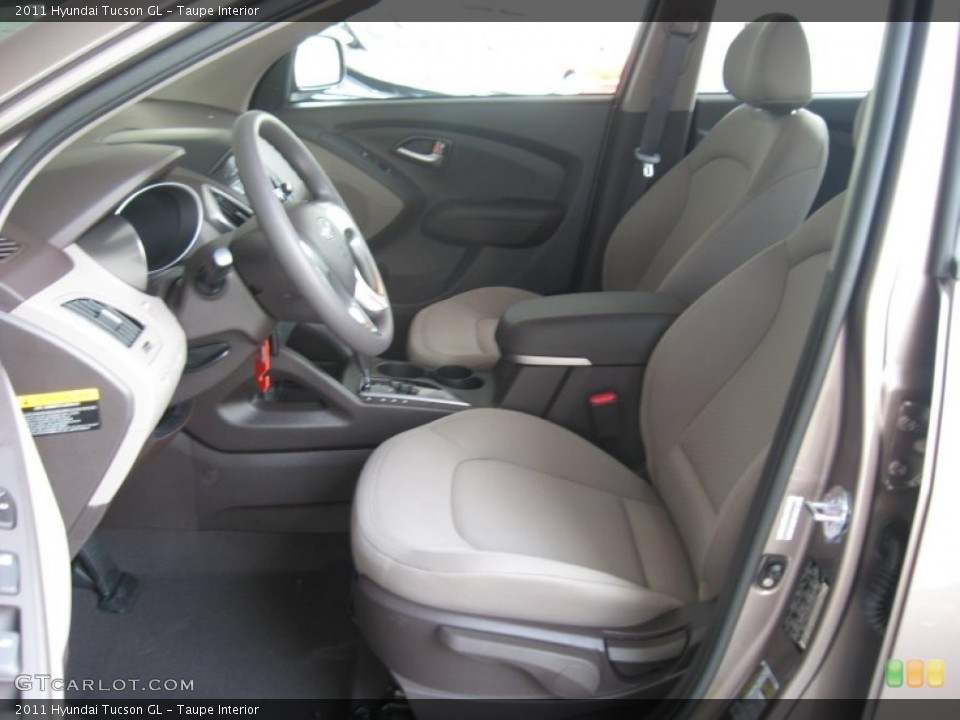 Taupe Interior Photo for the 2011 Hyundai Tucson GL #51173916