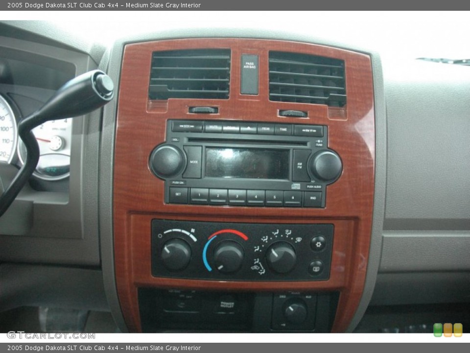 Medium Slate Gray Interior Controls for the 2005 Dodge Dakota SLT Club Cab 4x4 #51175581