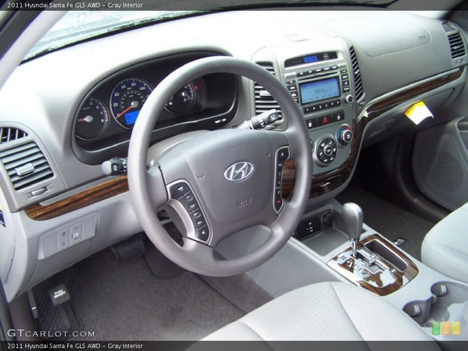 Gray Interior Photo for the 2011 Hyundai Santa Fe GLS AWD #51183918