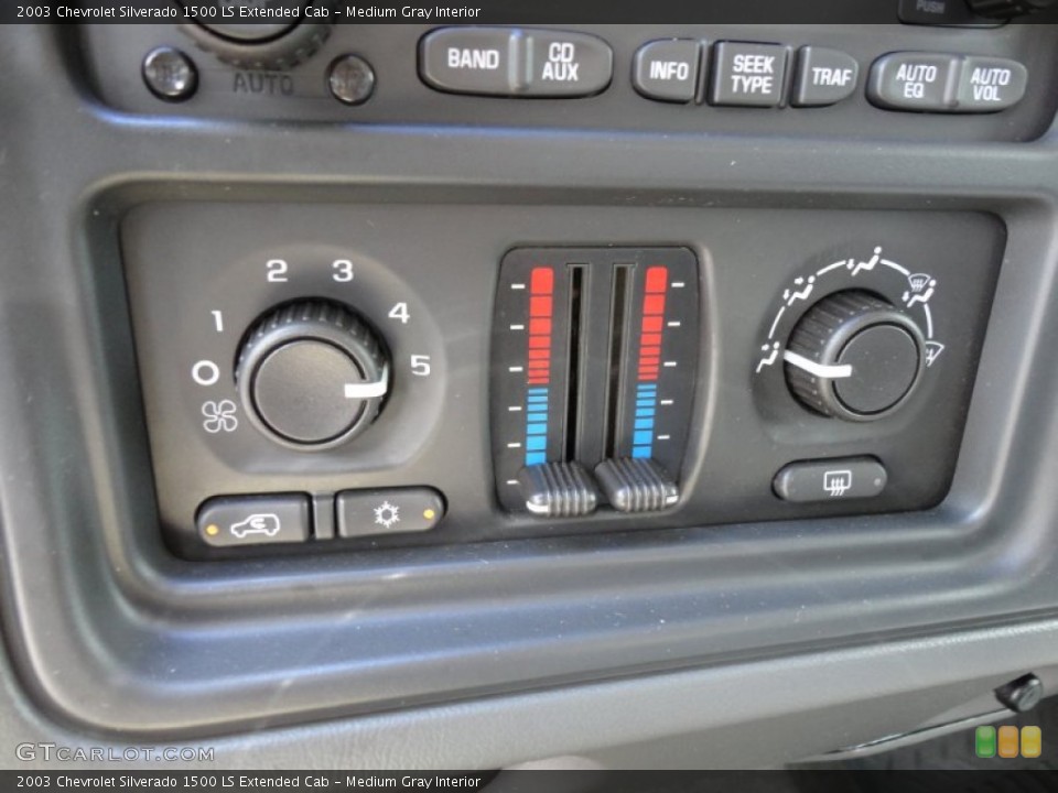 Medium Gray Interior Controls for the 2003 Chevrolet Silverado 1500 LS Extended Cab #51191077
