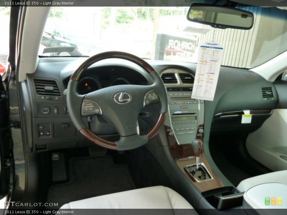 Light Gray Interior Photo for the 2011 Lexus ES 350 #51191812