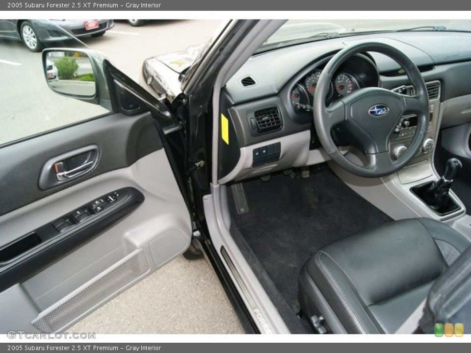 Gray Interior Photo for the 2005 Subaru Forester 2.5 XT Premium #51200426