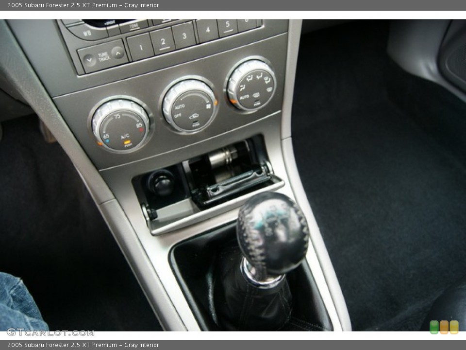 Gray Interior Controls for the 2005 Subaru Forester 2.5 XT Premium #51200642