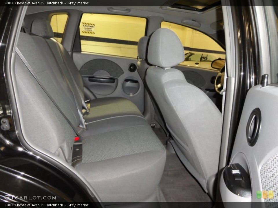 Gray Interior Photo for the 2004 Chevrolet Aveo LS Hatchback #51206630