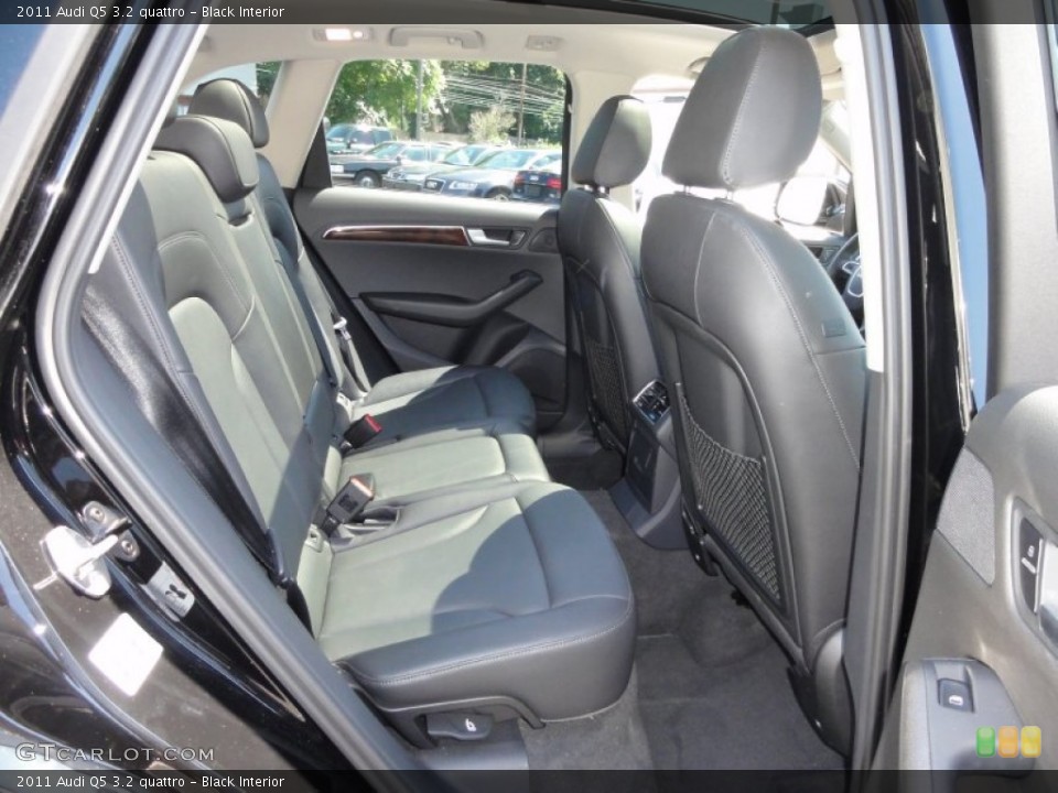 Black Interior Photo for the 2011 Audi Q5 3.2 quattro #51208868