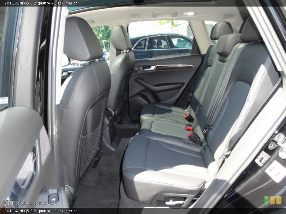 Black Interior Photo for the 2011 Audi Q5 3.2 quattro #51208883