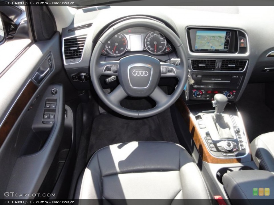 Black Interior Dashboard for the 2011 Audi Q5 3.2 quattro #51208928