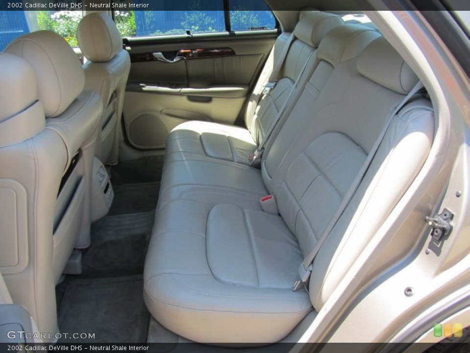 Neutral Shale Interior Photo for the 2002 Cadillac DeVille DHS #51213065