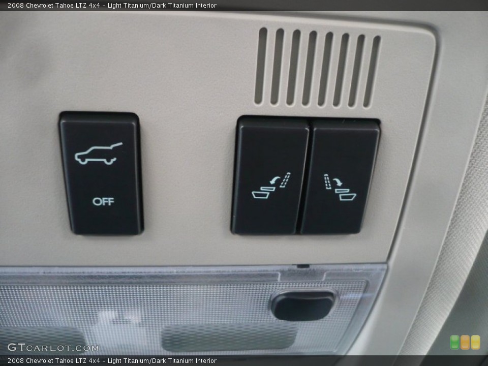 Light Titanium/Dark Titanium Interior Controls for the 2008 Chevrolet Tahoe LTZ 4x4 #51215210