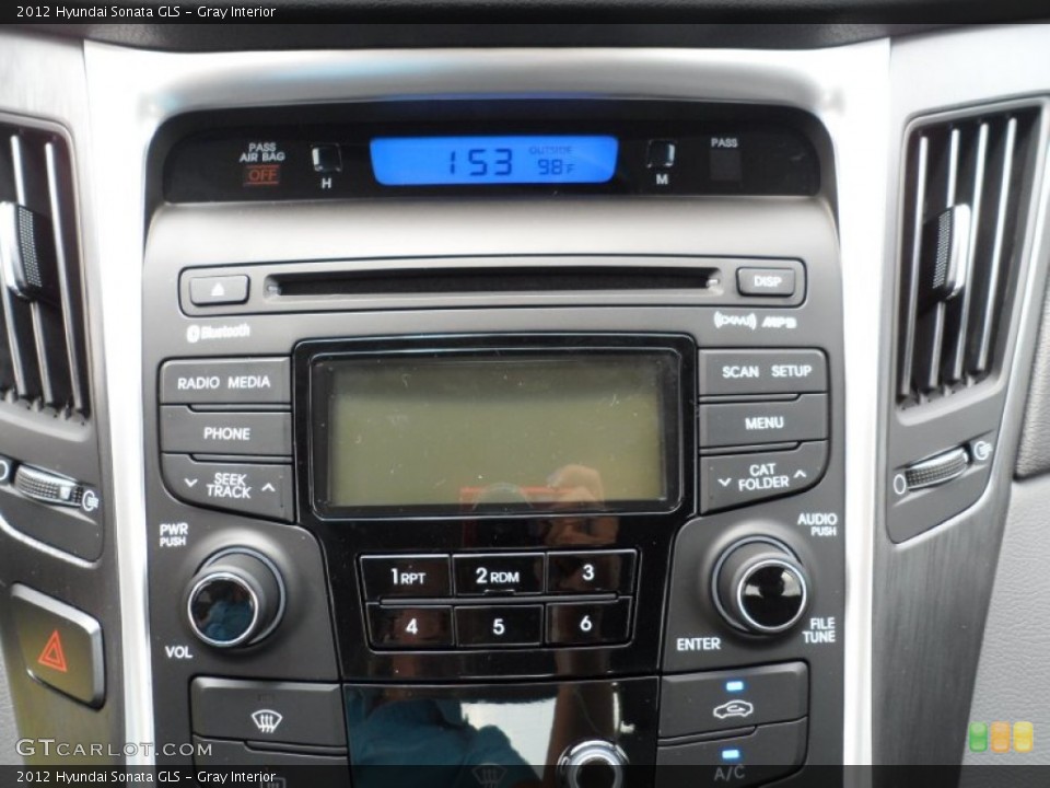 Gray Interior Controls for the 2012 Hyundai Sonata GLS #51216665