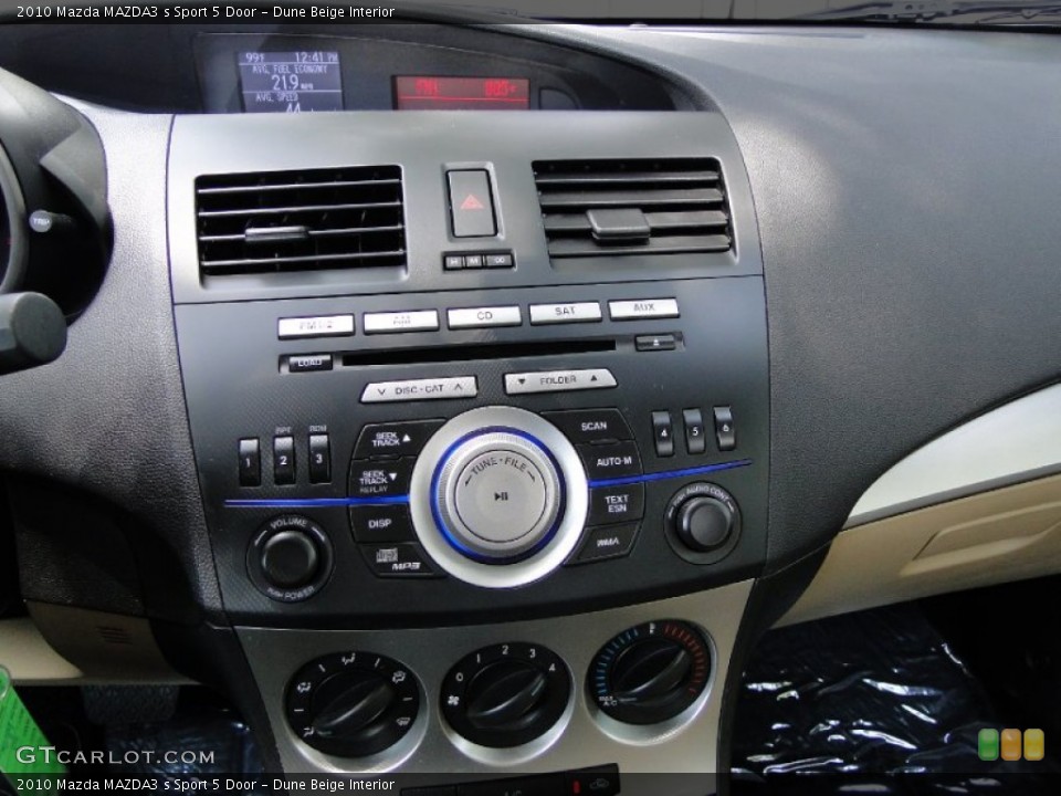 Dune Beige Interior Controls for the 2010 Mazda MAZDA3 s Sport 5 Door #51220871