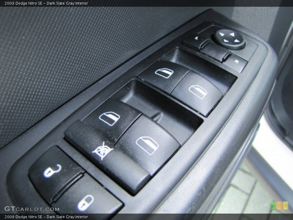Dark Slate Gray Interior Controls for the 2009 Dodge Nitro SE #51221237