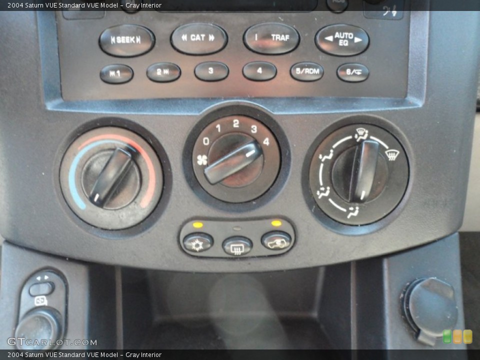 Gray Interior Controls for the 2004 Saturn VUE  #51222884
