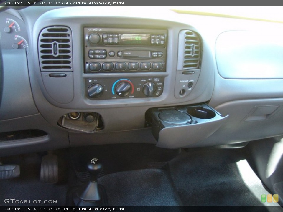 Medium Graphite Grey Interior Controls for the 2003 Ford F150 XL Regular Cab 4x4 #51228725