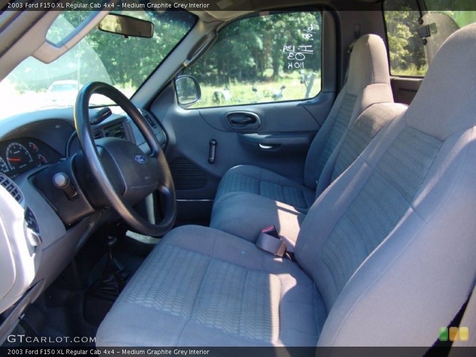 Medium Graphite Grey Interior Photo for the 2003 Ford F150 XL Regular Cab 4x4 #51228755