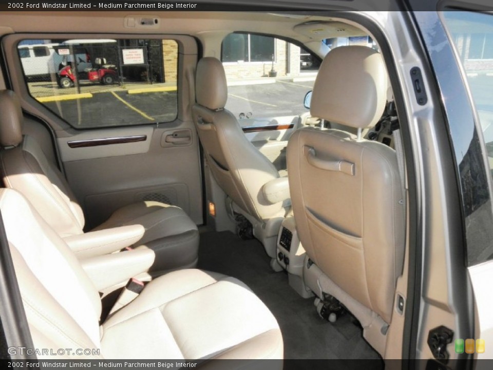 Medium Parchment Beige Interior Photo for the 2002 Ford Windstar Limited #51233765