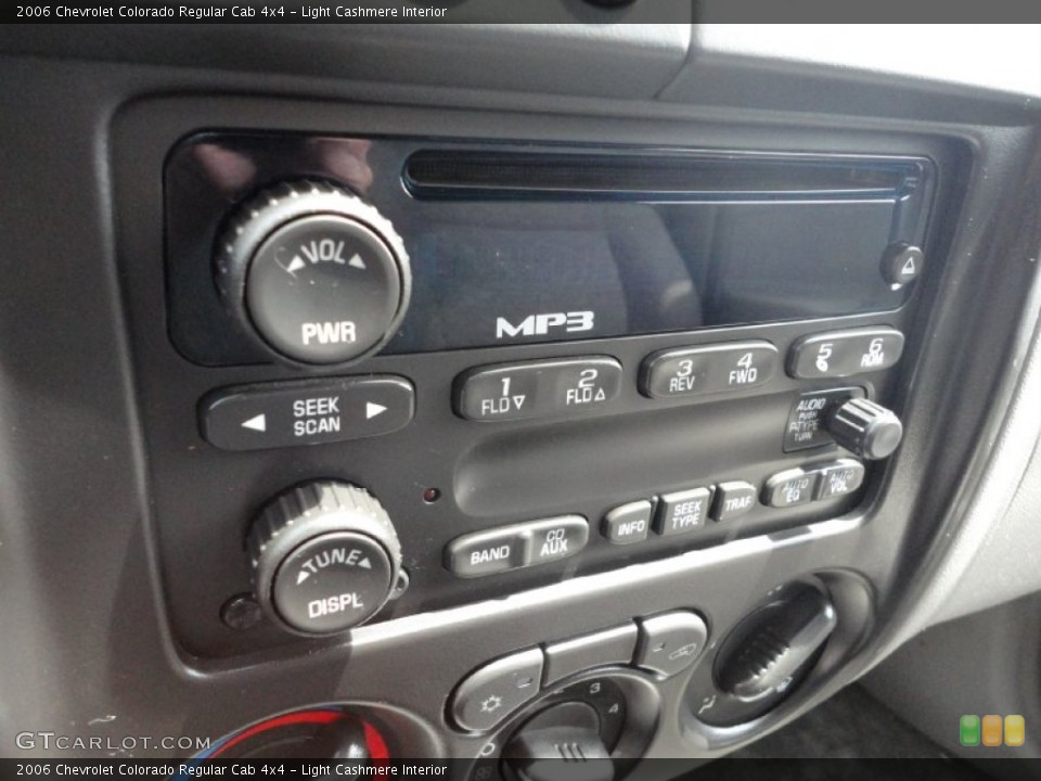 Light Cashmere Interior Controls for the 2006 Chevrolet Colorado Regular Cab 4x4 #51234779