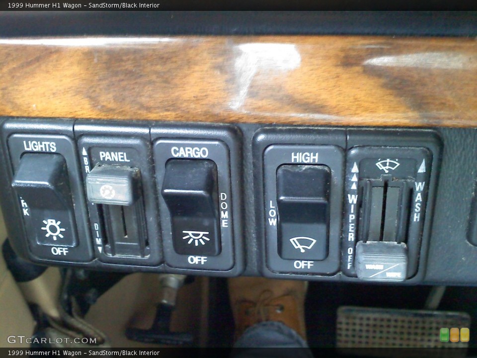 SandStorm/Black Interior Controls for the 1999 Hummer H1 Wagon #51239117