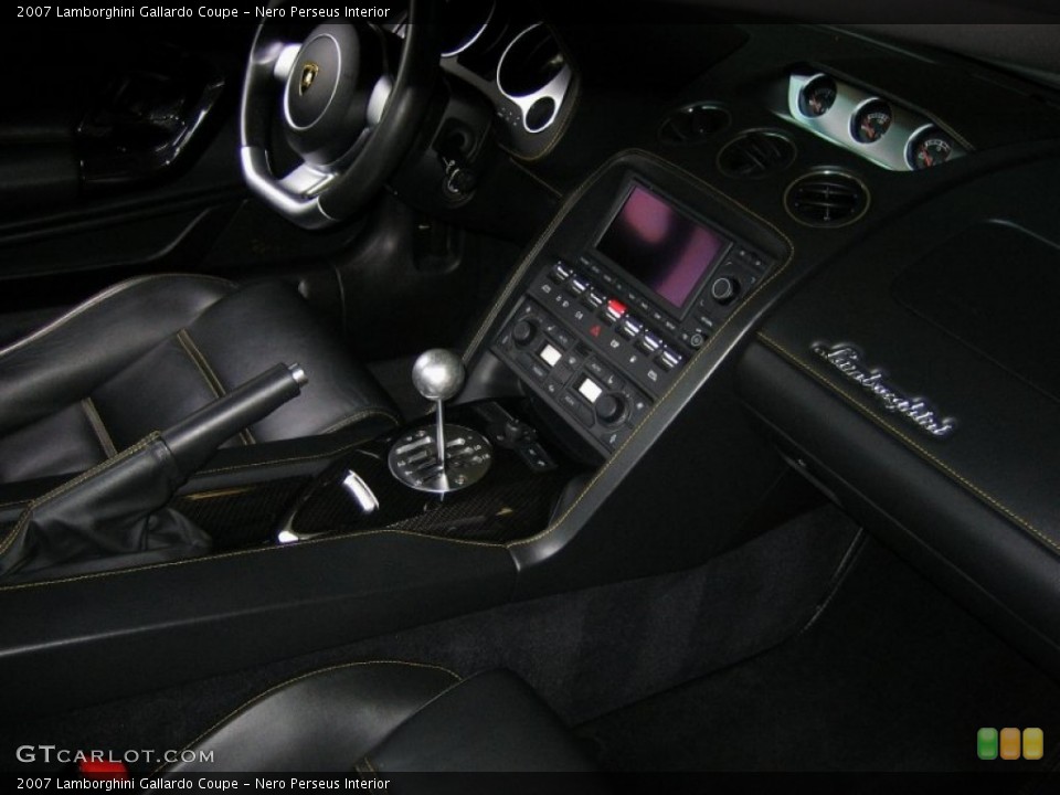 Nero Perseus Interior Dashboard for the 2007 Lamborghini Gallardo Coupe #51244777